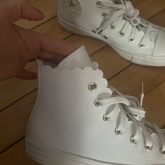 SOLD ❤️NEW LIMITED EDITION CONVERSE LEATHER SNEAKERS - Picture 2 of 5